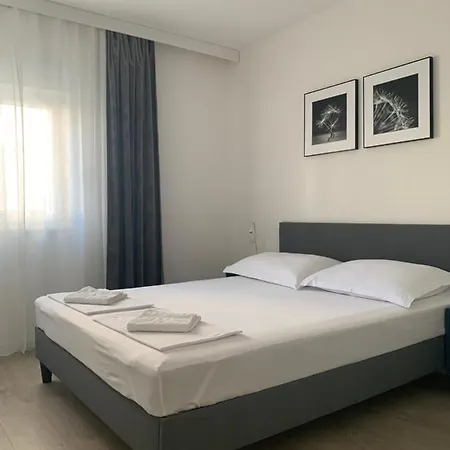 Luxuria * Baška Voda