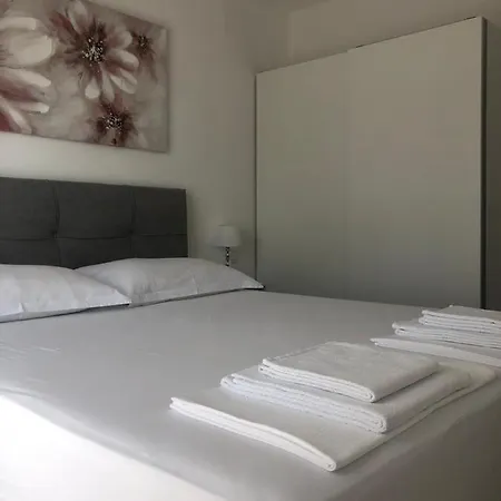 Luxuria * Baška Voda