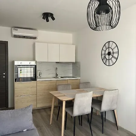 Luxuria * Baška Voda