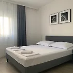 Luxuria * Baška Voda