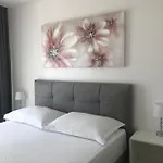 Luxuria Апартаменты *