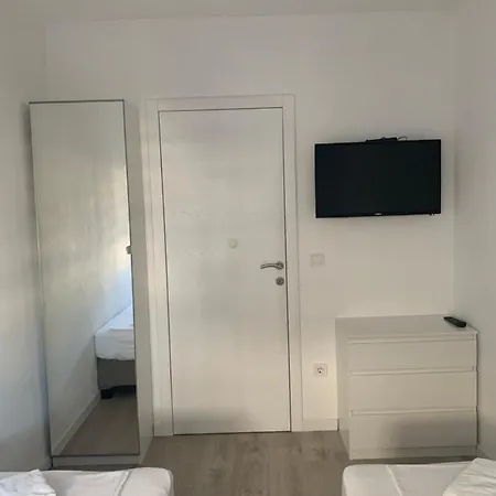 Apartment Luxuria *