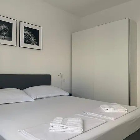 Luxuria Apartment *