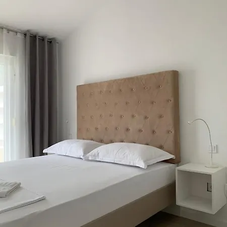 Luxuria Baska Voda