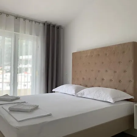 Luxuria Apartment *