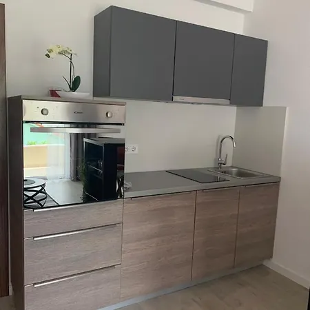 Luxuria Apartment