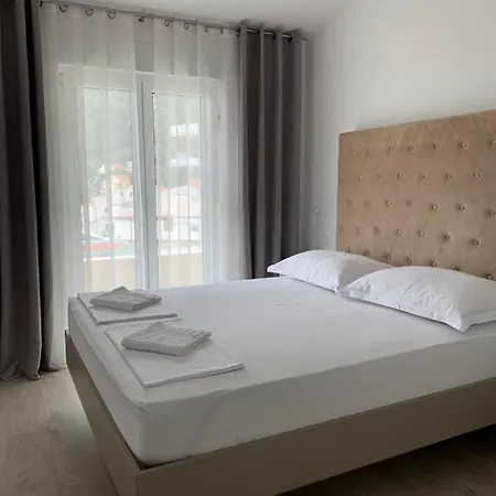Luxuria Baska Voda