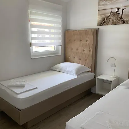 Apartment Luxuria *