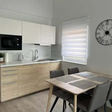 Luxuria Apartment *