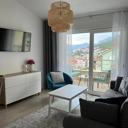 Luxuria Baska Voda