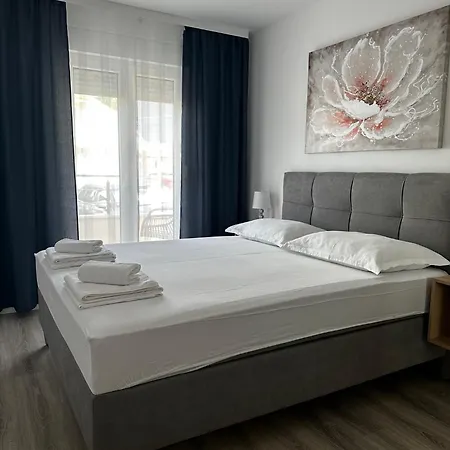Luxuria Baska Voda