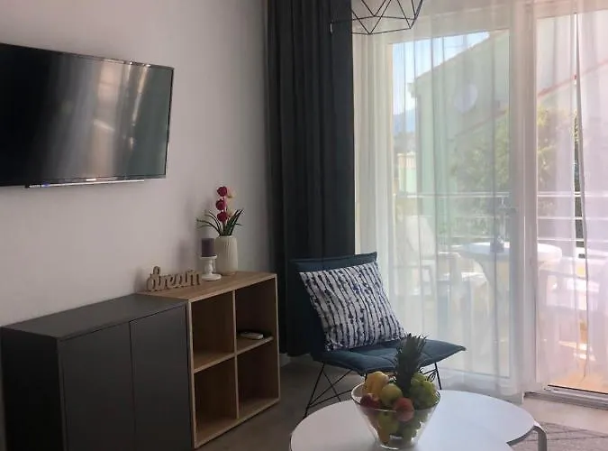 Luxuria Baška Voda