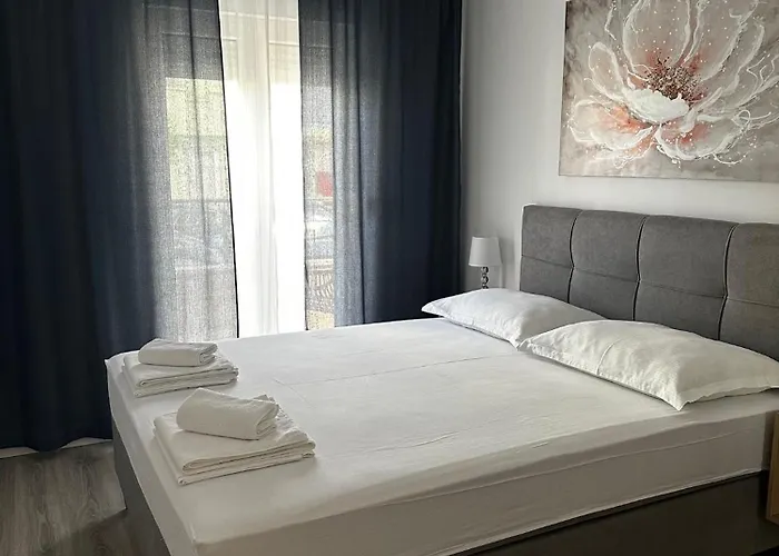 Luxuria * Baška Voda